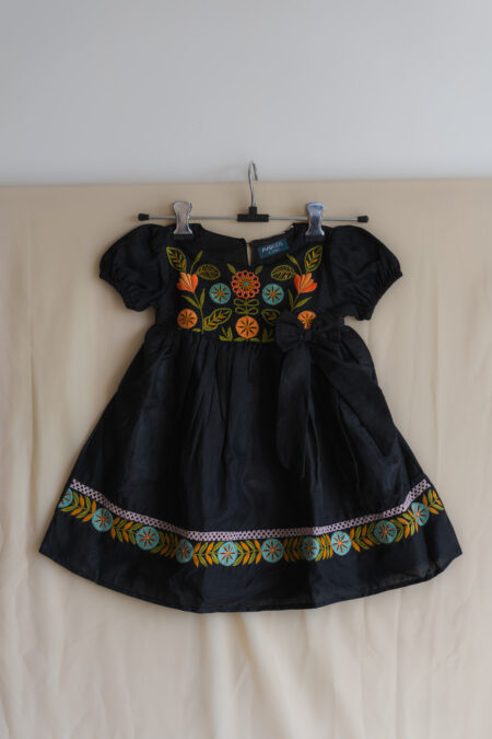 Black floral embroidery dress for girls